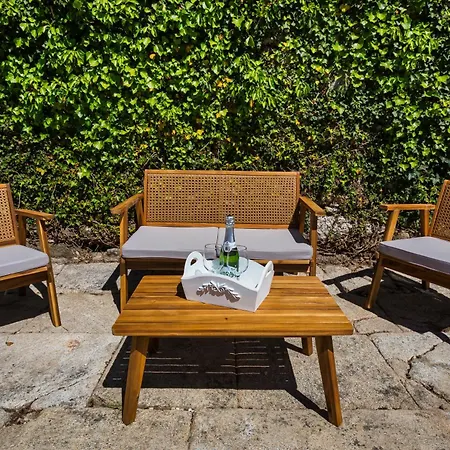 Casa Lela دومبريا