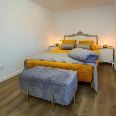 Casa Lela دومبريا