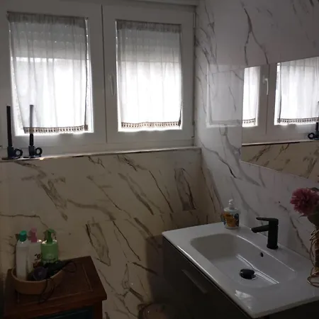 Casa Lela * دومبريا